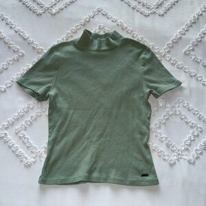 Hollister Ribbed Mock Neck Baby Tee